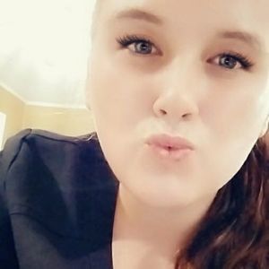 Meet your Posher, Lea